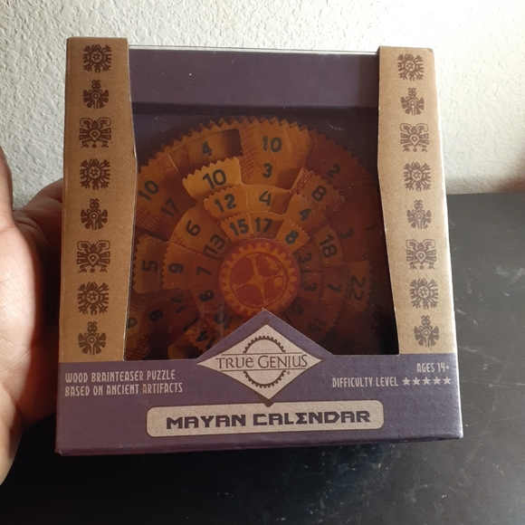 GORGEOUS NEW IN BOX 6" Wooden Mayan Calender. - Picture 5 of 5